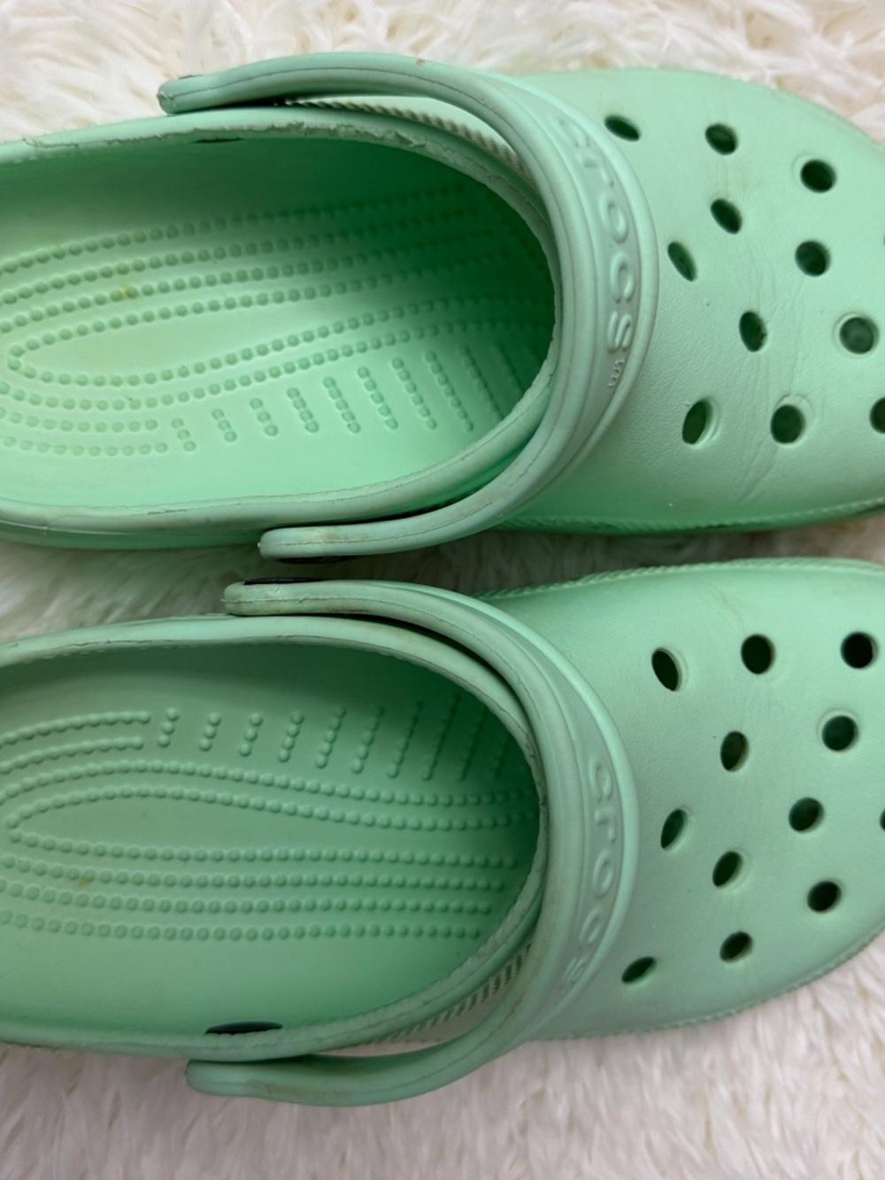 Crocs Classic Clogs Mint Green Women’s 8 Lightweight Comfort Slip On Shoes - Picture 4 of 8